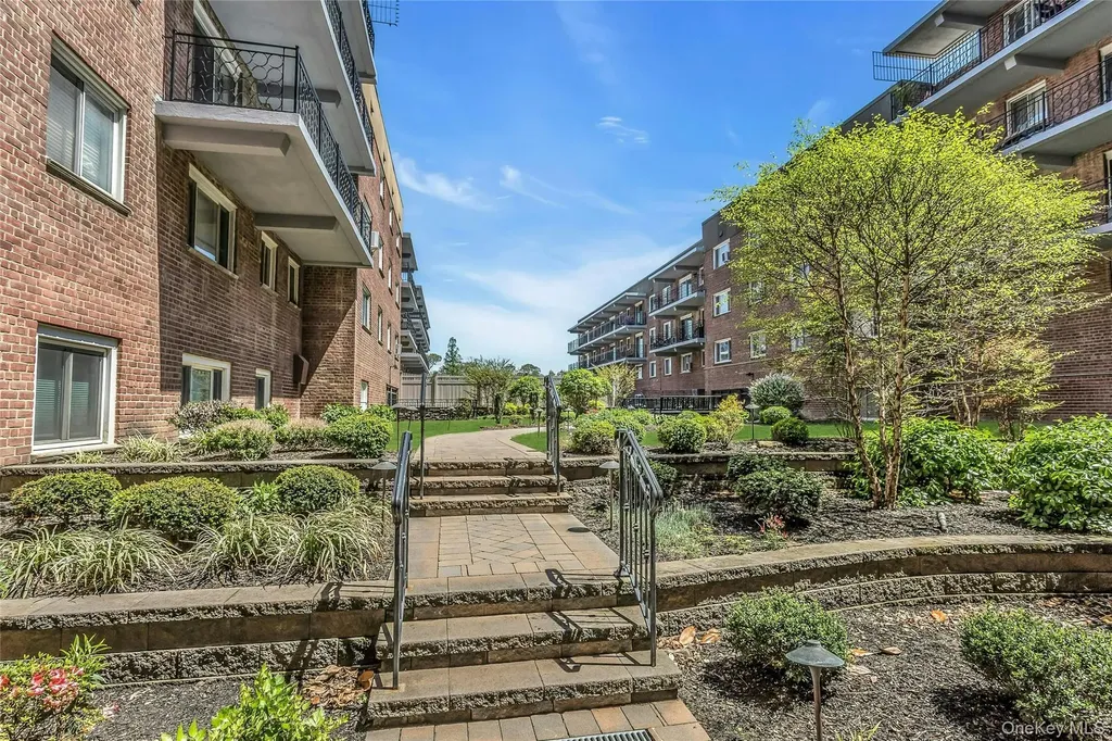 200 Atlantic Avenue Lynbrook NY 11563