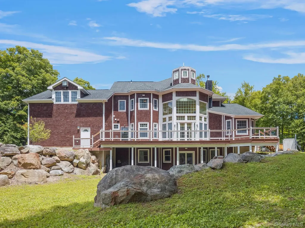 1081 E Mountain Road S Cold Spring NY 10516
