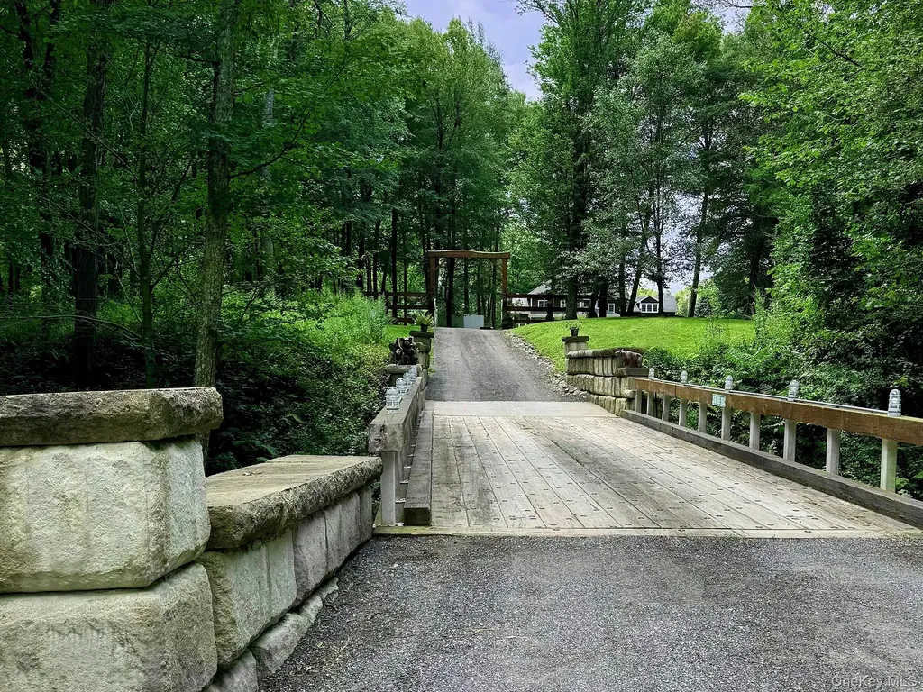 1081 E Mountain Road S Cold Spring NY 10516