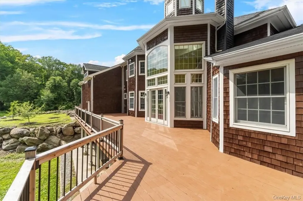 1081 E Mountain Road S Cold Spring NY 10516