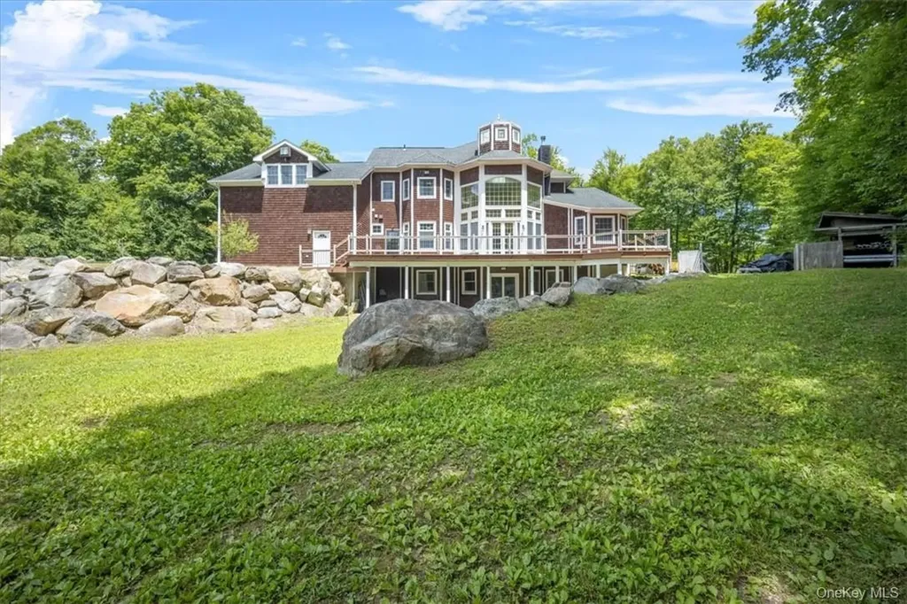 1081 E Mountain Road S Cold Spring NY 10516