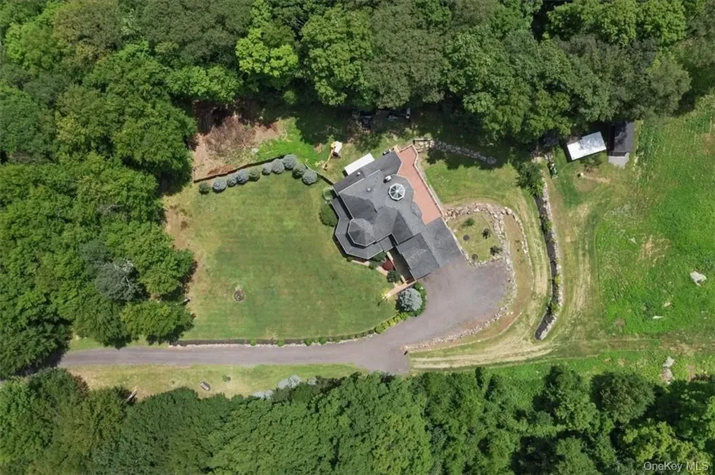 1081 E Mountain Road S Cold Spring NY 10516