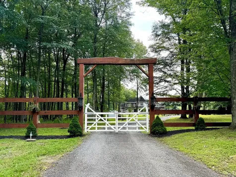 1081 E Mountain Road S Cold Spring NY 10516