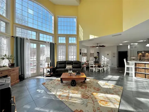 1081 E Mountain Road S Cold Spring NY 10516