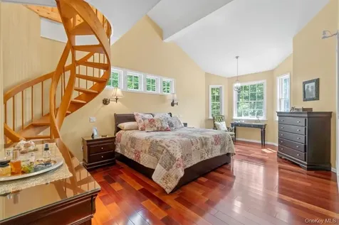 1081 E Mountain Road S Cold Spring NY 10516