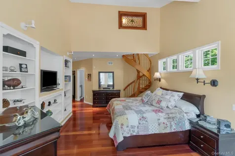 1081 E Mountain Road S Cold Spring NY 10516