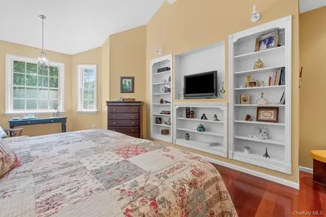 1081 E Mountain Road S Cold Spring NY 10516