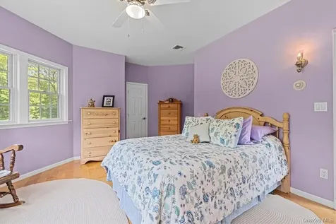 1081 E Mountain Road S Cold Spring NY 10516