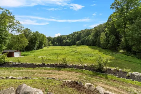 1081 E Mountain Road S Cold Spring NY 10516