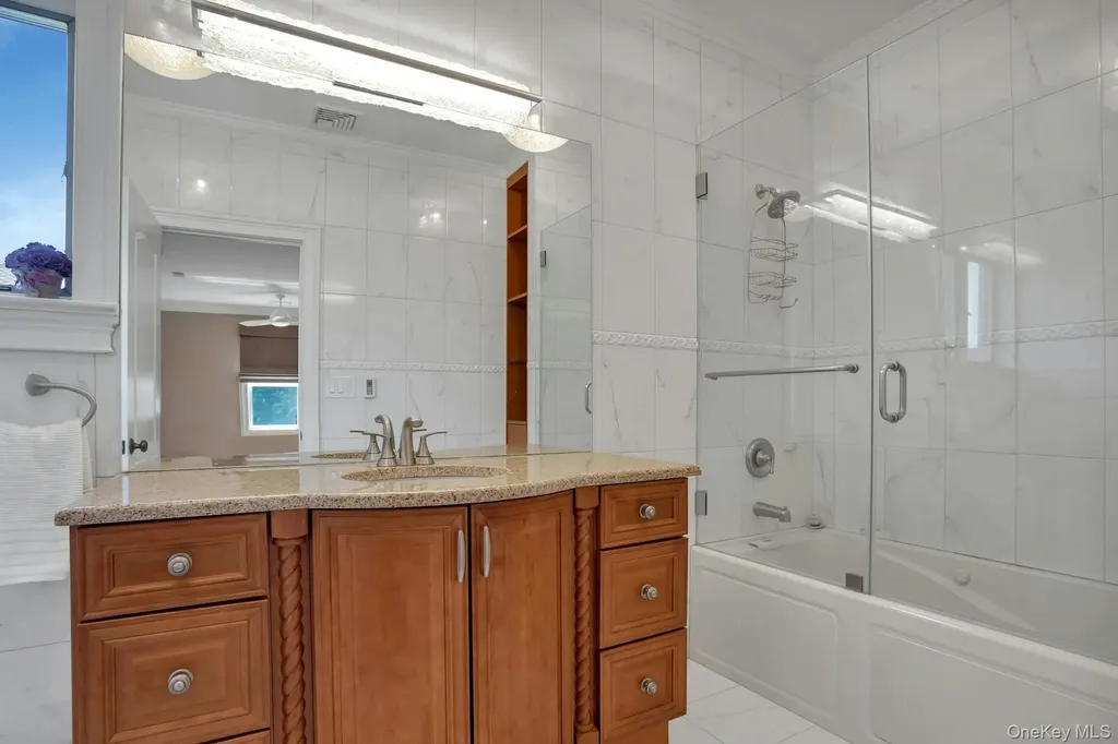 5 Boulevard Malba NY 11357