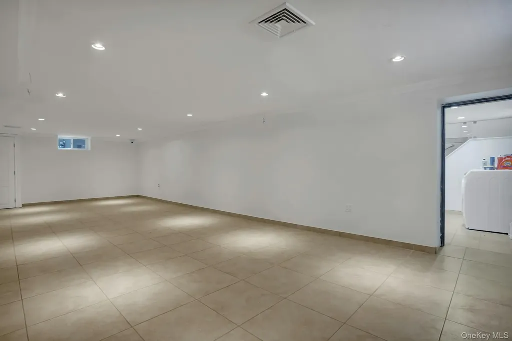 5 Boulevard Malba NY 11357