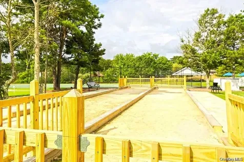21 Village Circle E Manorville NY 11949
