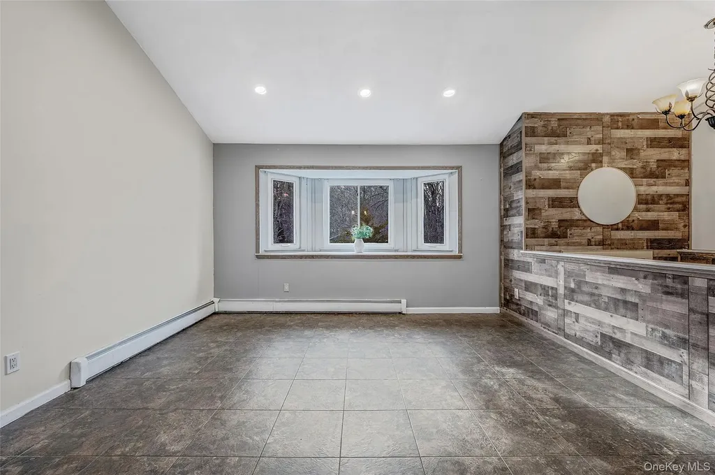43 Madeline Road Ridge NY 11961