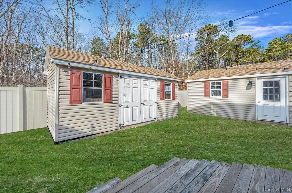 43 Madeline Road Ridge NY 11961