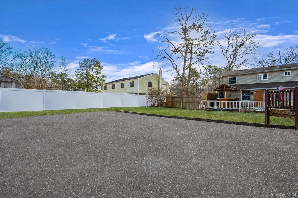 43 Madeline Road Ridge NY 11961
