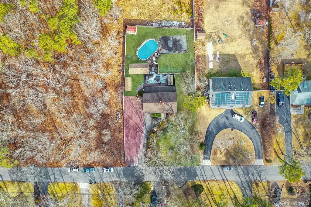 43 Madeline Road Ridge NY 11961