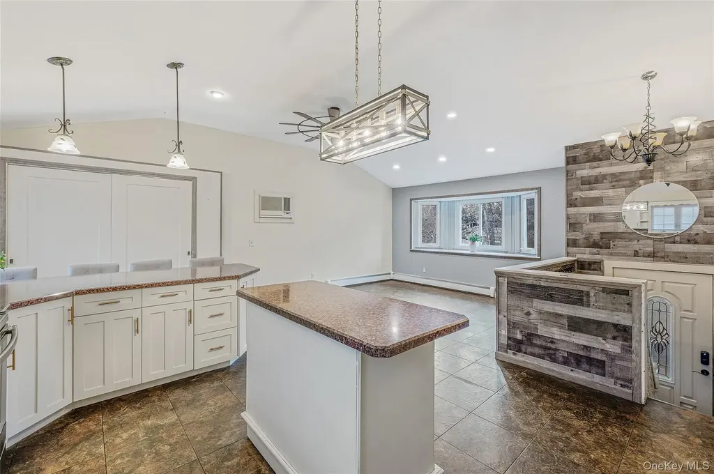 43 Madeline Road Ridge NY 11961