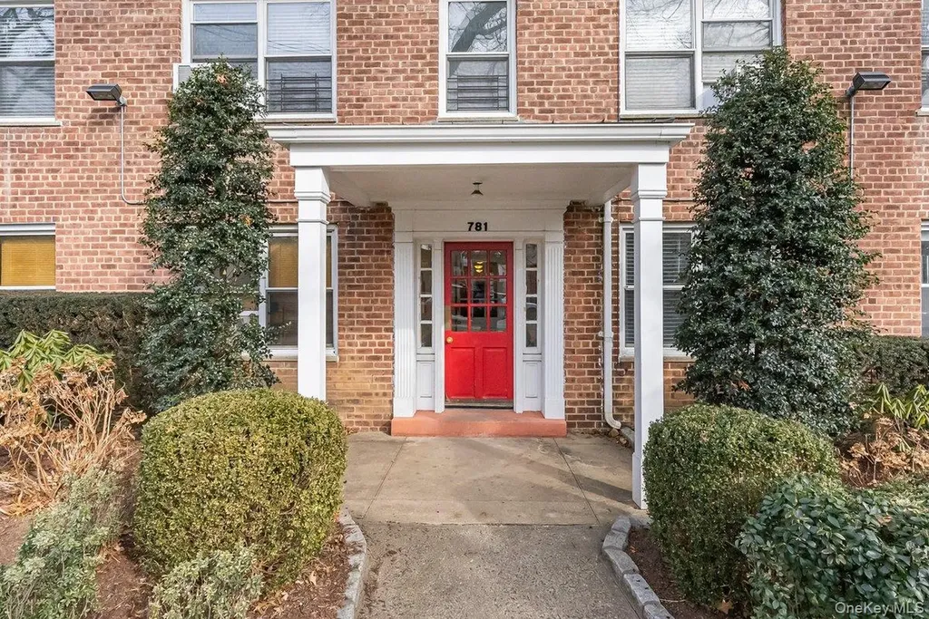 781 Palmer Road Bronxville NY 10708