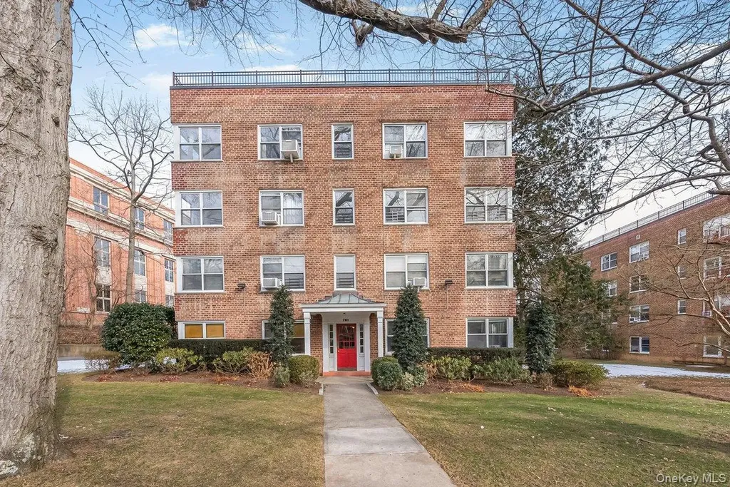 781 Palmer Road Bronxville NY 10708