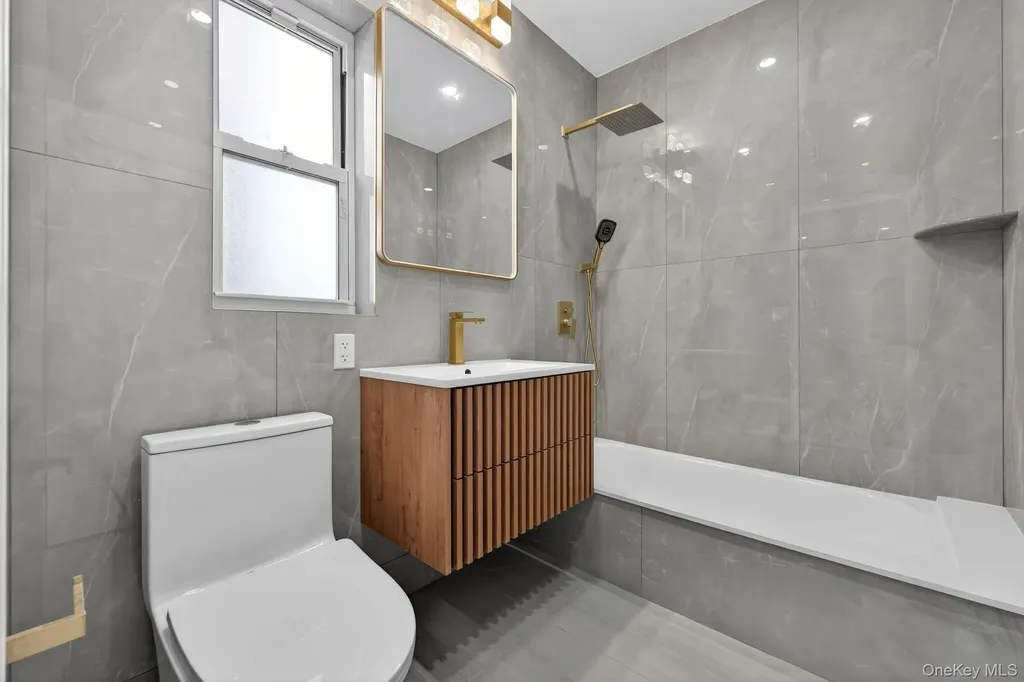 4058 Murdock Avenue Bronx NY 10466