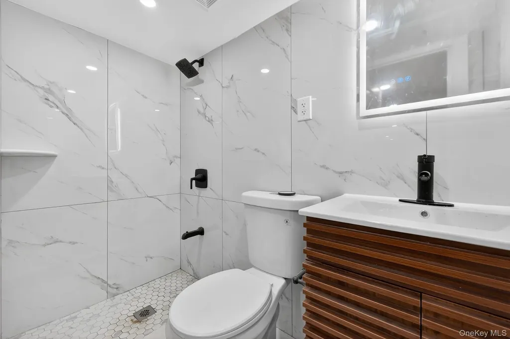 4058 Murdock Avenue Bronx NY 10466