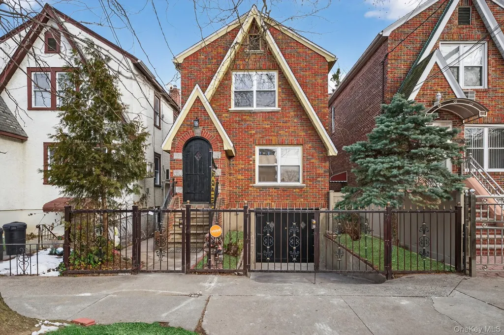 4058 Murdock Avenue Bronx NY 10466