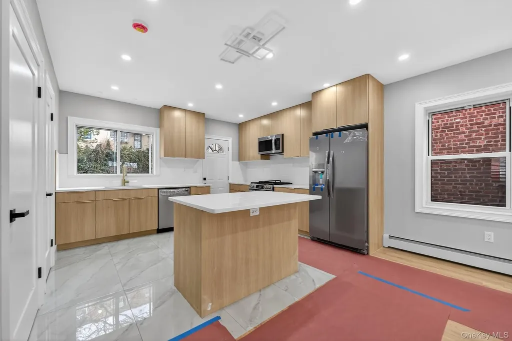 4058 Murdock Avenue Bronx NY 10466