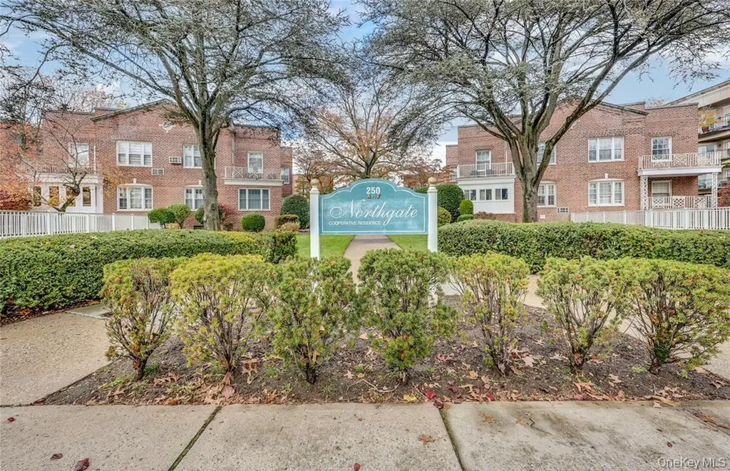 250 Central Avenue Lawrence NY 11559