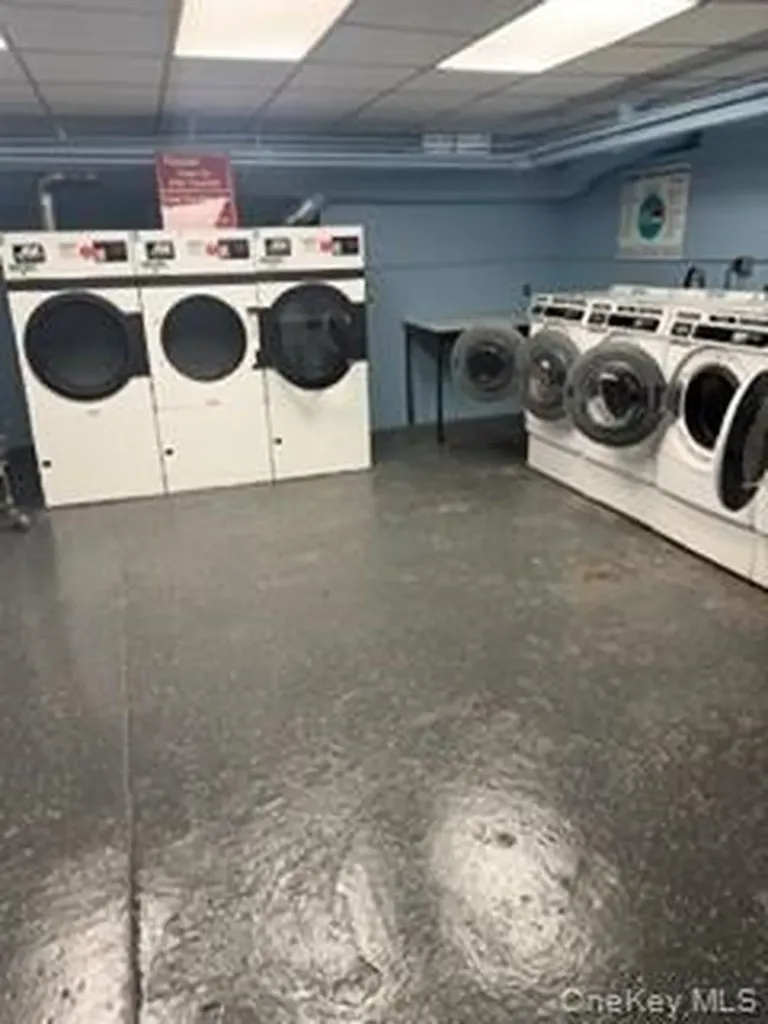 250 Central Avenue Lawrence NY 11559