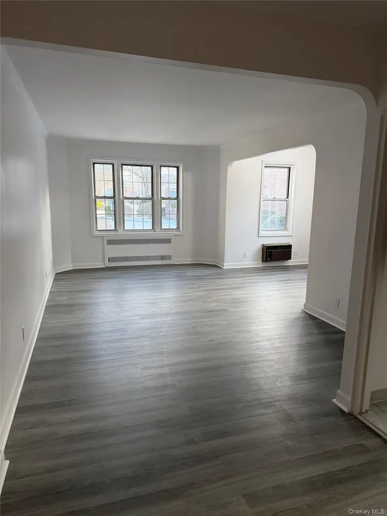 250 Central Avenue Lawrence NY 11559