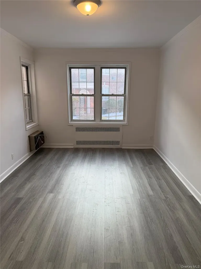 250 Central Avenue Lawrence NY 11559