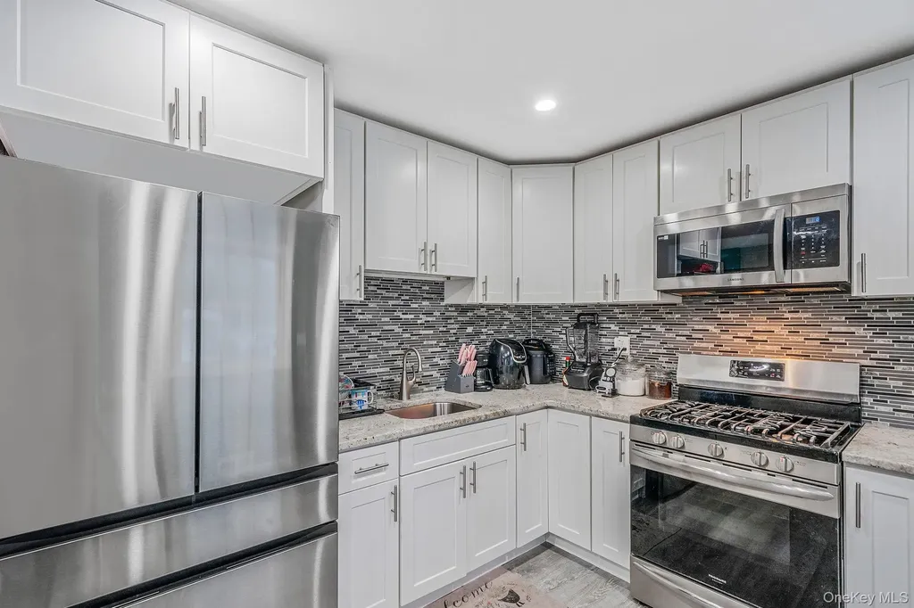 9 Amfer Court Bay Shore NY 11706