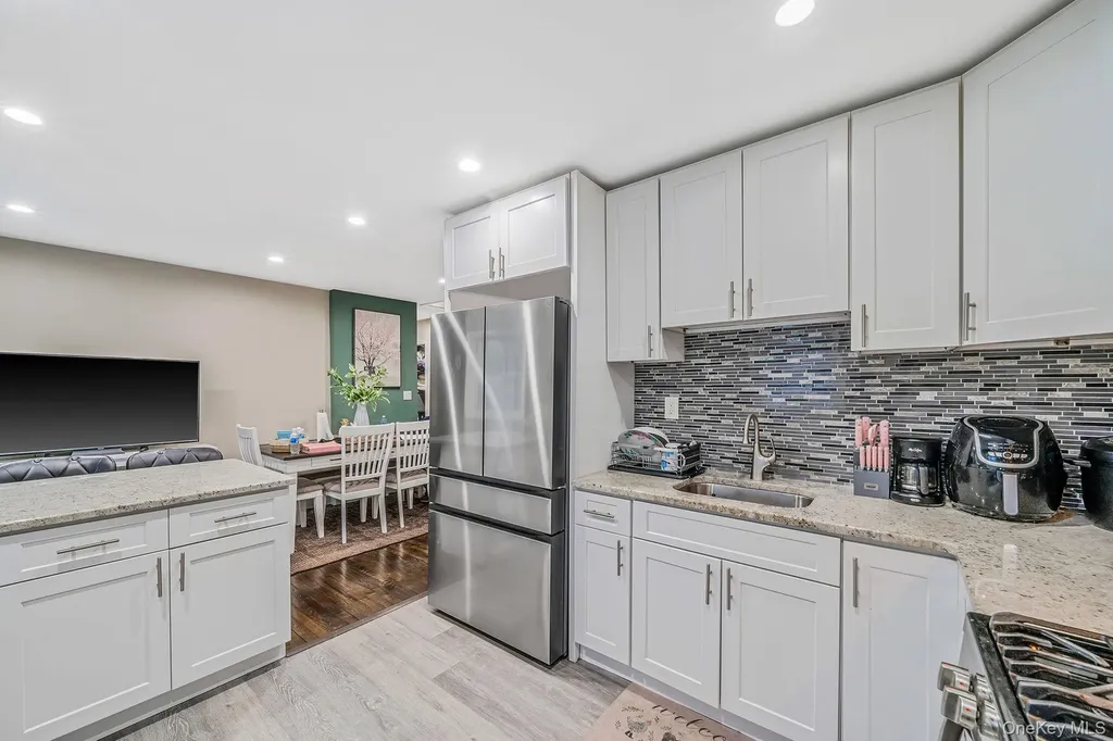 9 Amfer Court Bay Shore NY 11706