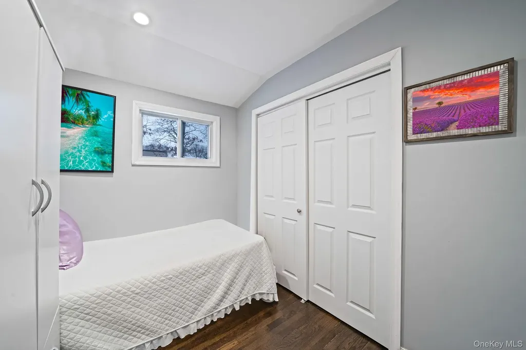 9 Amfer Court Bay Shore NY 11706