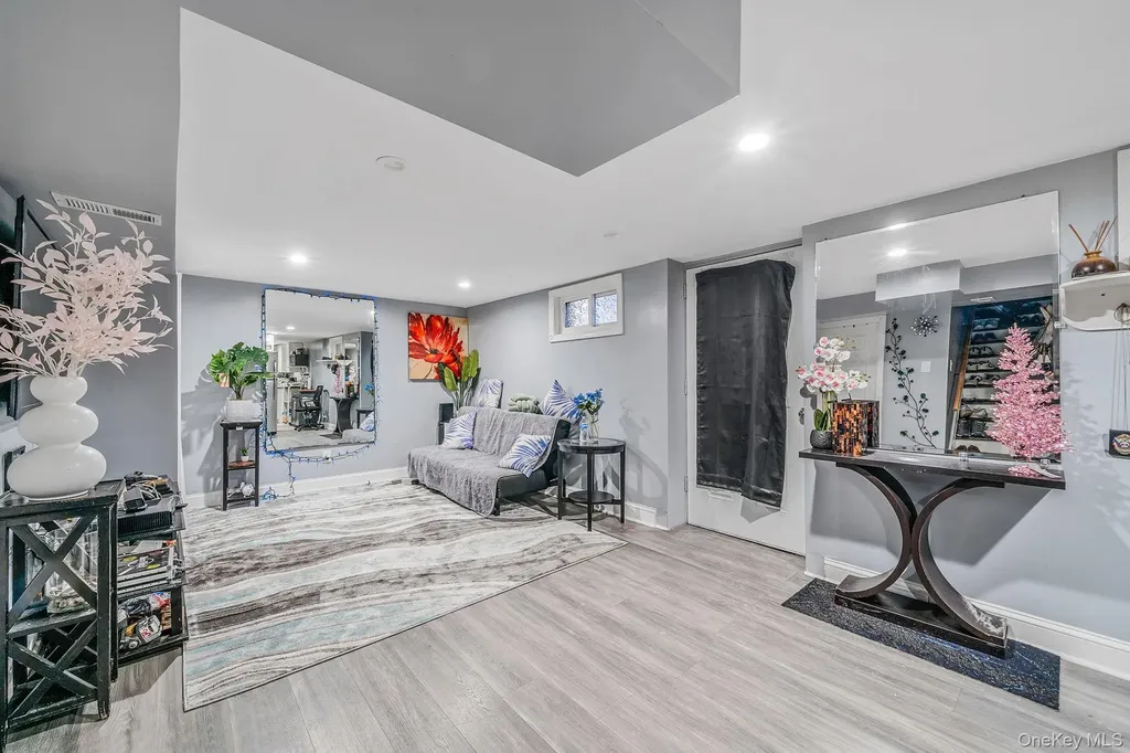 9 Amfer Court Bay Shore NY 11706
