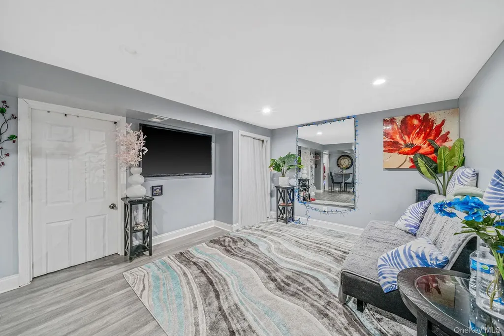 9 Amfer Court Bay Shore NY 11706