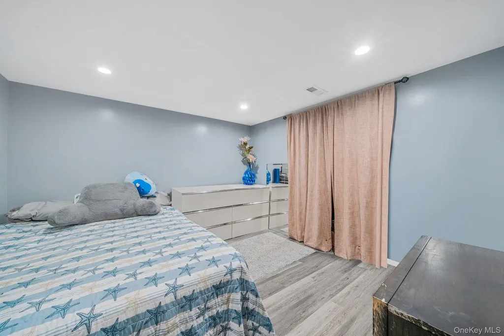 9 Amfer Court Bay Shore NY 11706