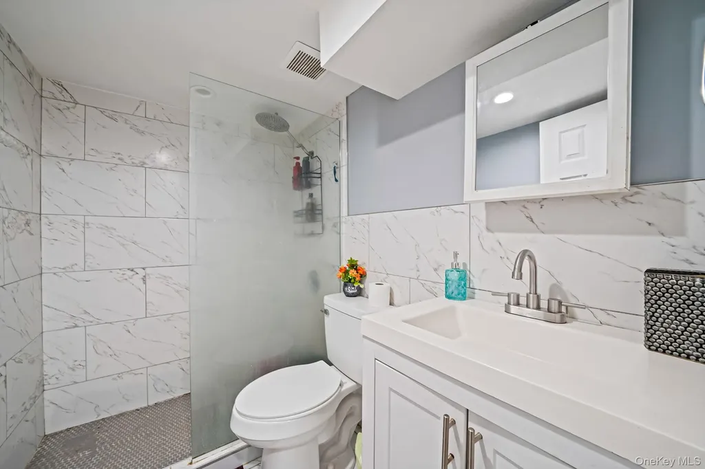 9 Amfer Court Bay Shore NY 11706