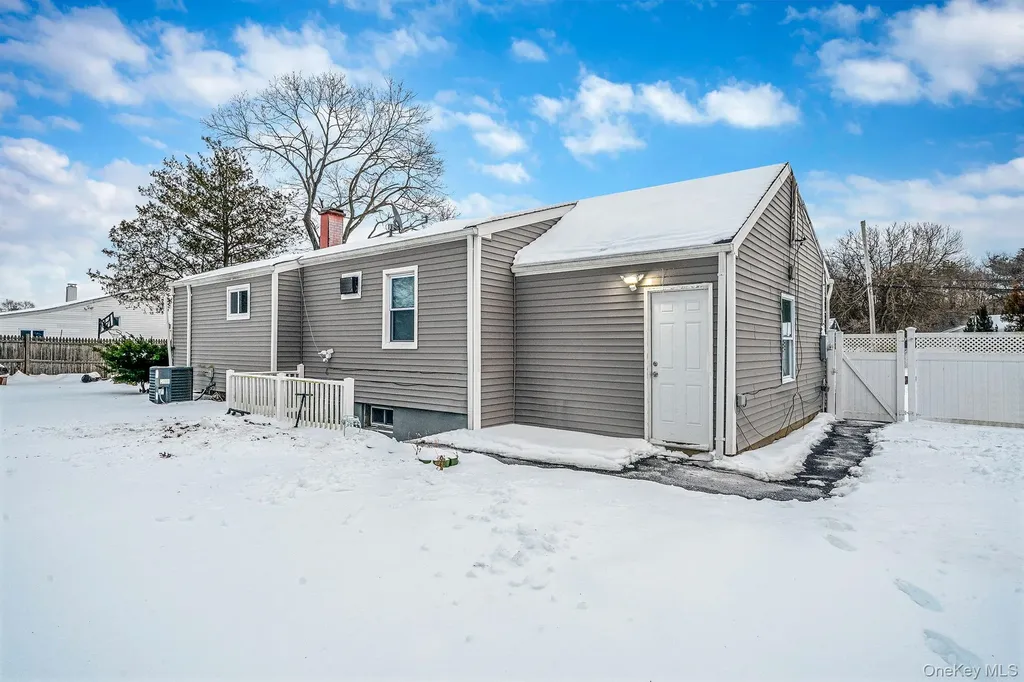 9 Amfer Court Bay Shore NY 11706