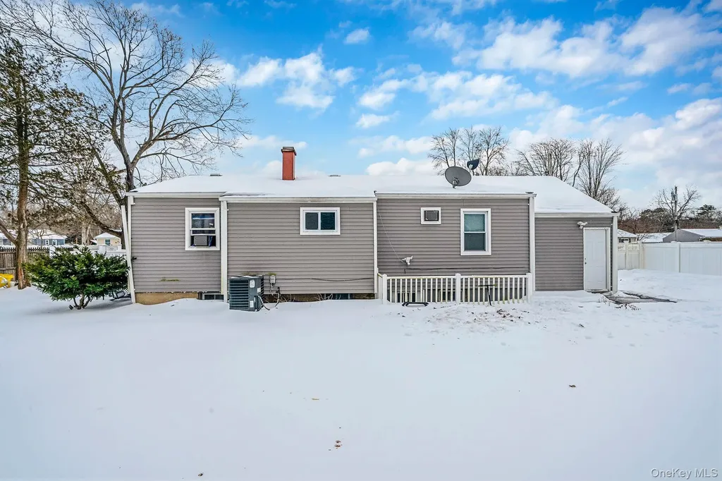 9 Amfer Court Bay Shore NY 11706