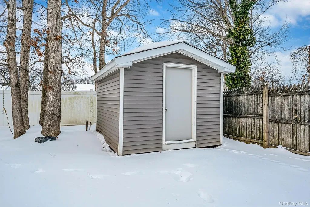 9 Amfer Court Bay Shore NY 11706