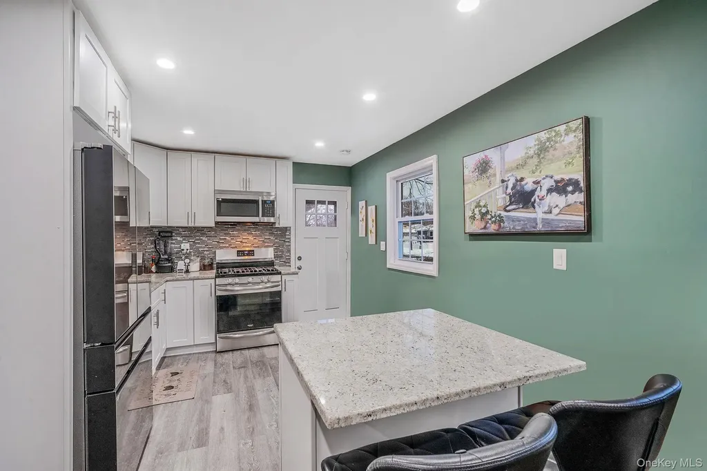 9 Amfer Court Bay Shore NY 11706