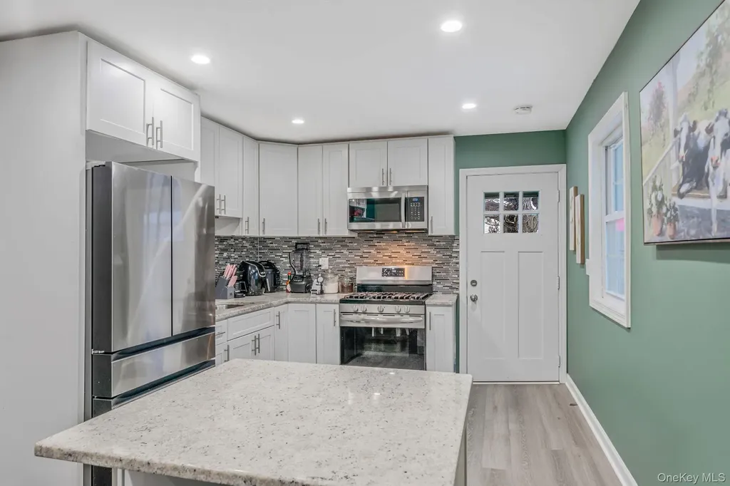9 Amfer Court Bay Shore NY 11706