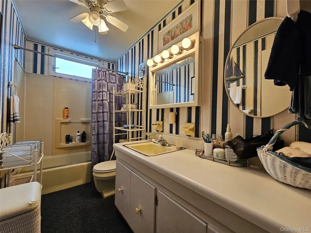 34 Hampton Court Middletown NY 10941