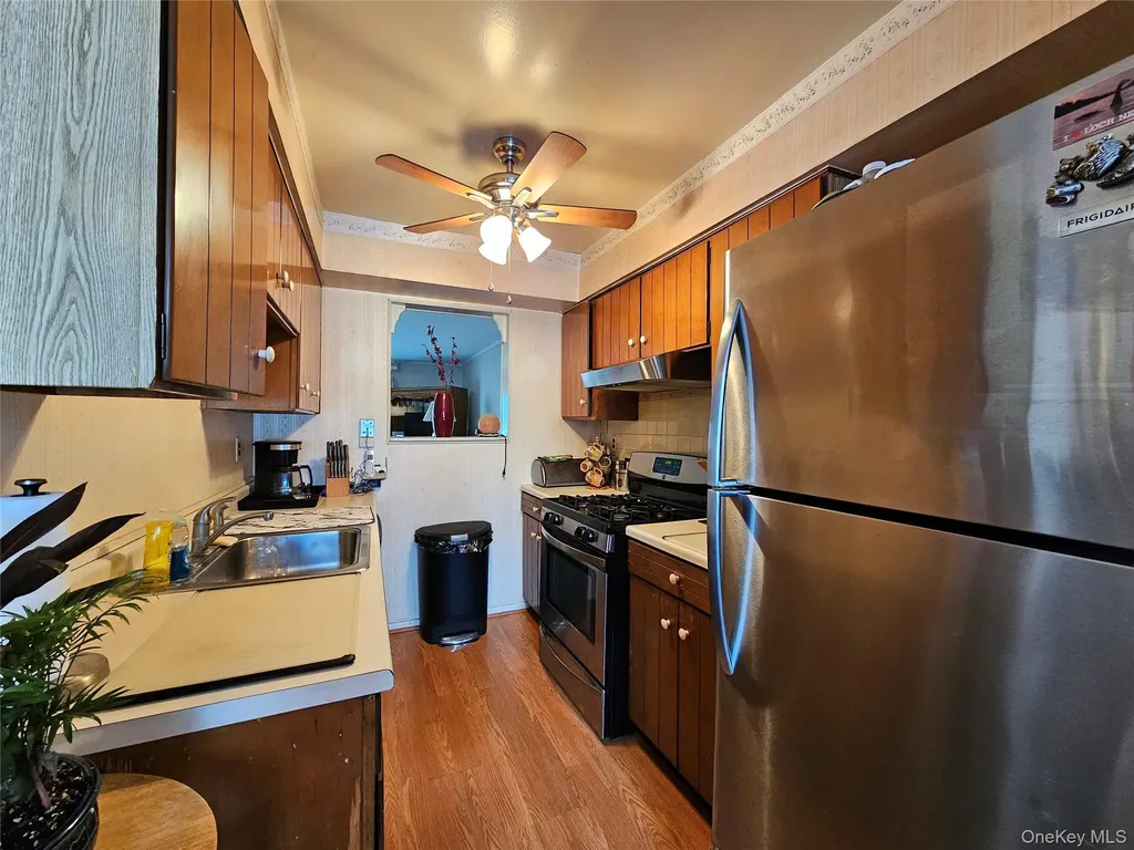 34 Hampton Court Middletown NY 10941
