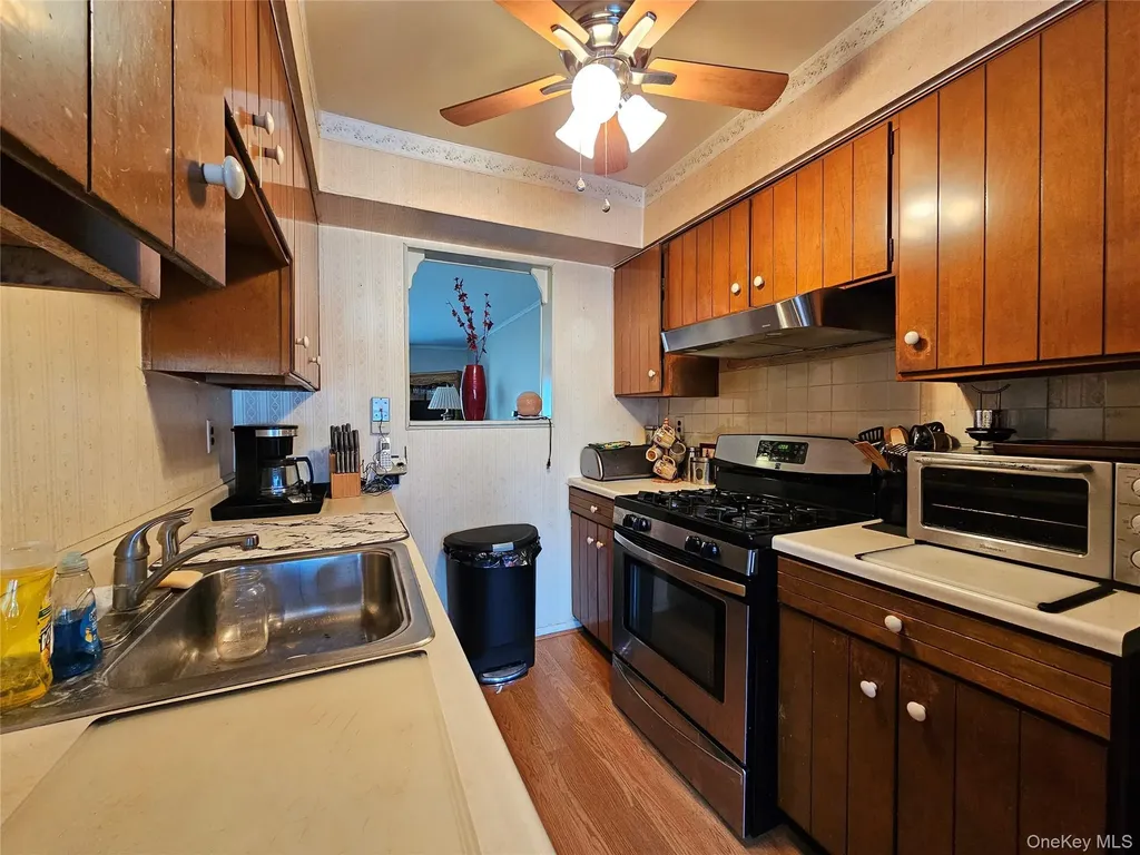 34 Hampton Court Middletown NY 10941