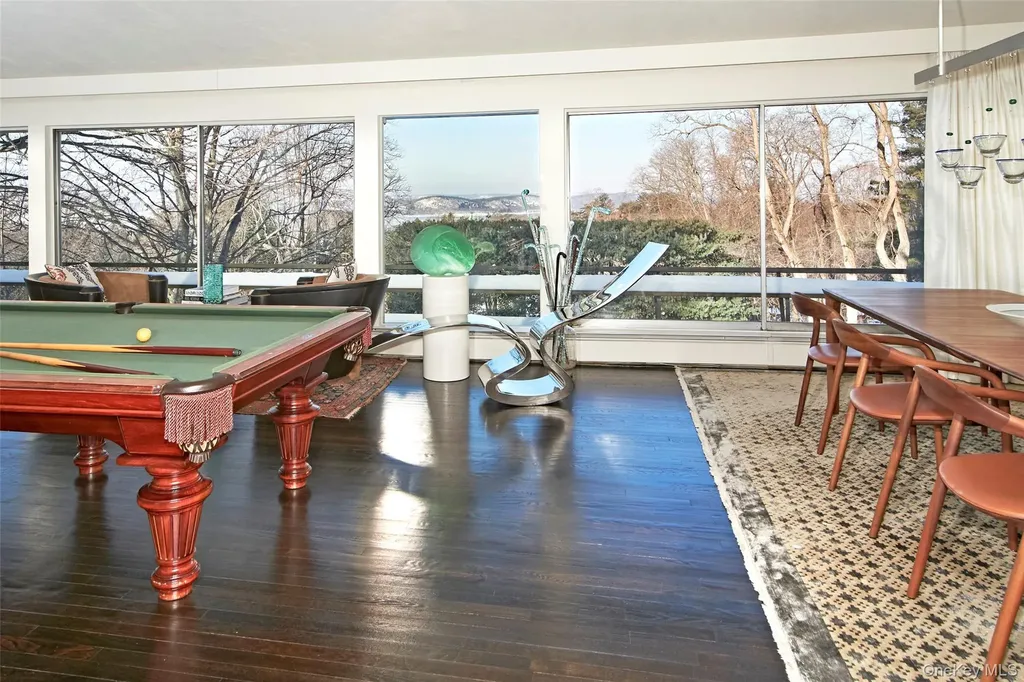 132 Ridgecrest Road Briarcliff Manor NY 10510