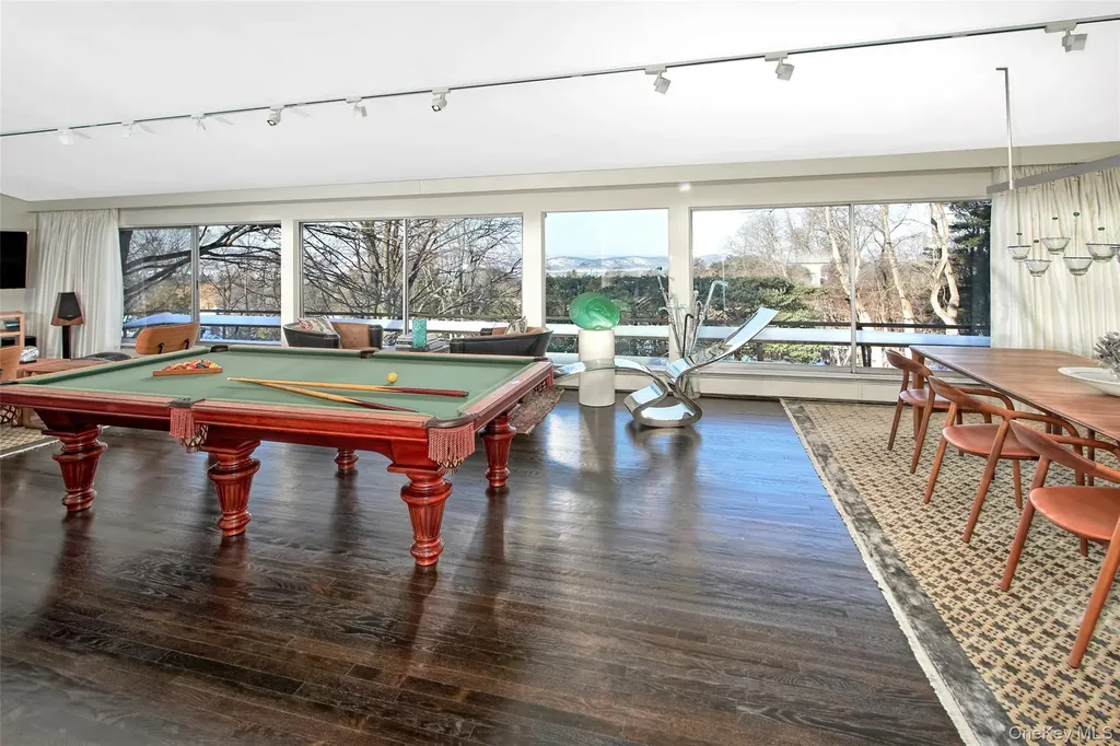 132 Ridgecrest Road Briarcliff Manor NY 10510