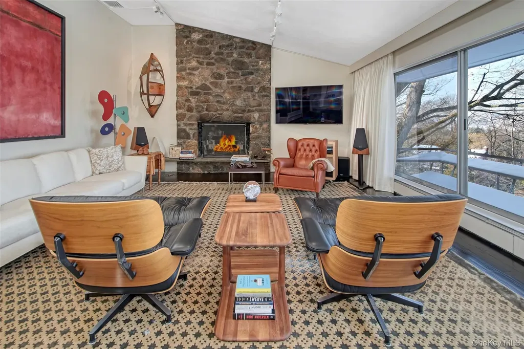 132 Ridgecrest Road Briarcliff Manor NY 10510