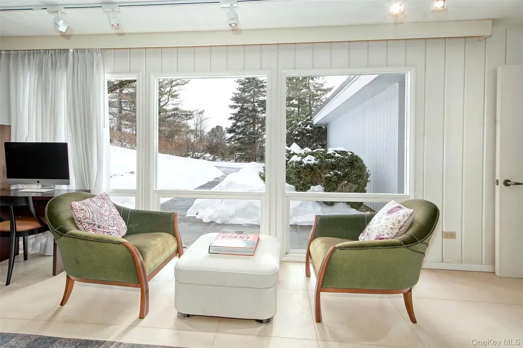 132 Ridgecrest Road Briarcliff Manor NY 10510